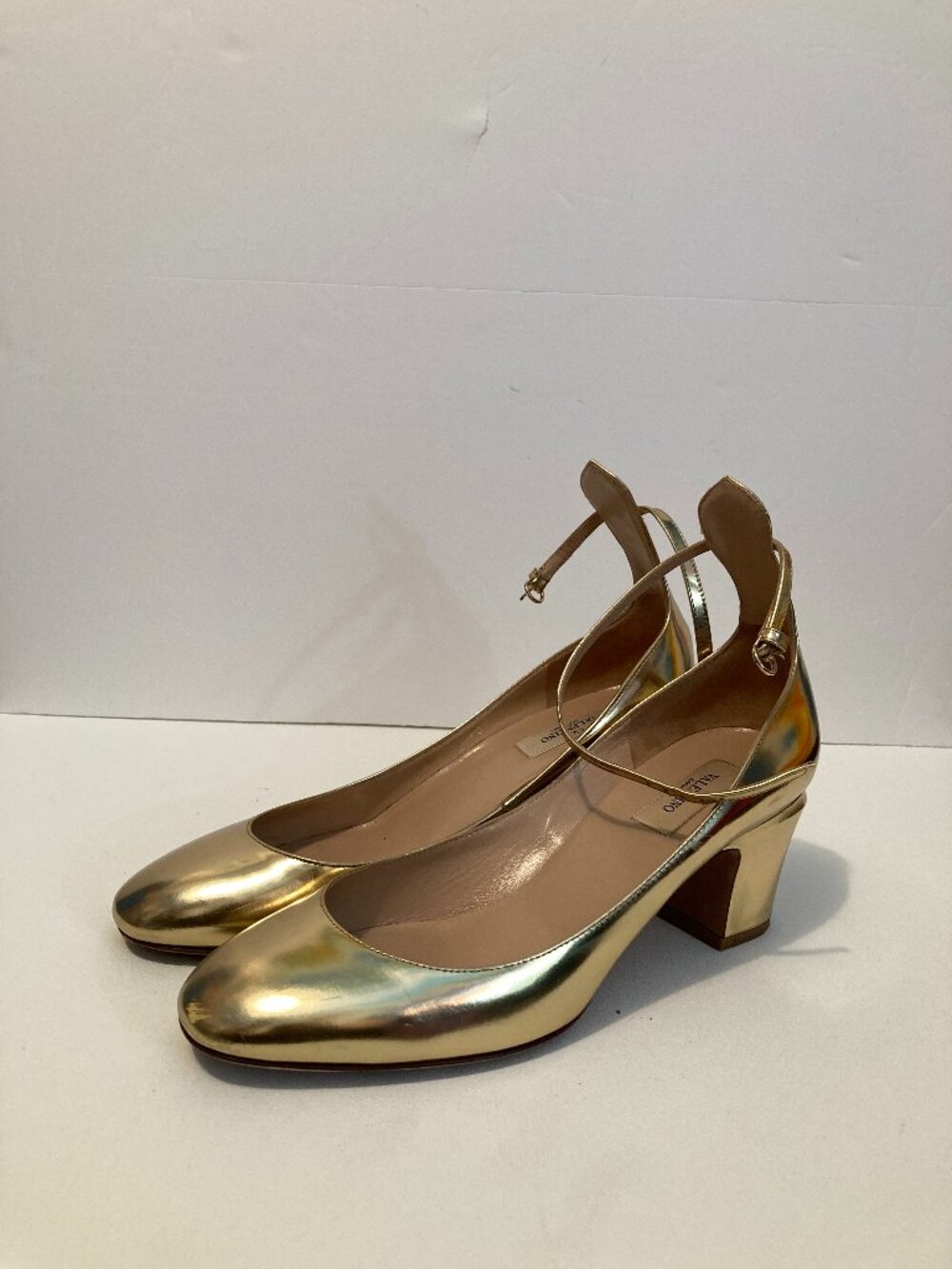 Valentino Garavani Gold Metallic Leather Ankle Strap Pumps Heels EU 40 Italy